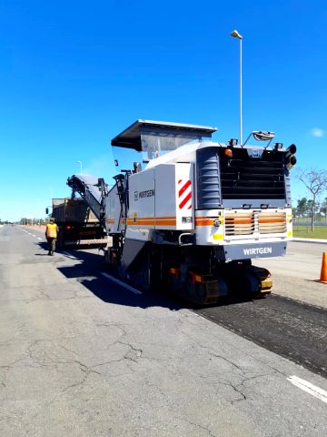 Serviço de Frezagem na Avenida do Exército / Brasília-DF