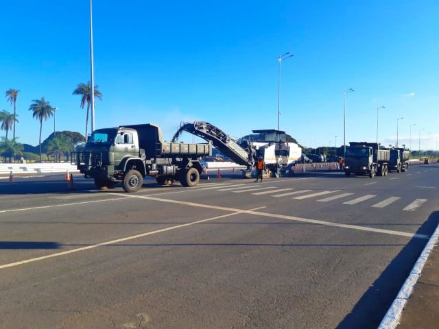 Serviço de Frezagem na Avenida do Exército / Brasília-DF